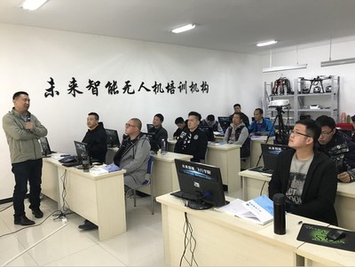 未来智能飞行学院4月“无人机驾驶员取证培训班”正当时